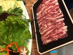 -老牌坊云南鱼豆花火锅(爱建店)