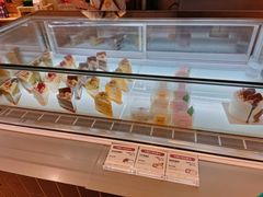 面包甜点陈列柜-烫面包·面包烘焙(绿地缤纷城店)
