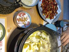 -九锅一堂酸菜鱼(学府凯德店)