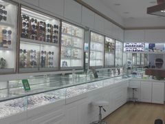 -翰佐蔡司小乐圆·依视路星趣控·暴龙眼镜折扣店