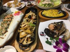 -青瓦餐厅·生鱼片·韩园烤肉(西塔店)