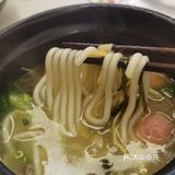 均价大概15元一份，三鲜的麻辣的味道都有