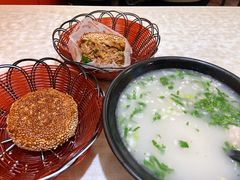 烧饼加肉-万红路羊汤烧饼店(将台路店)