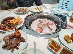 -绿岛港轩海鲜烤肉涮锅自助餐厅
