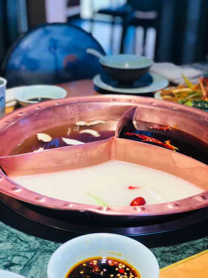 潮辣矿泉水火锅(郑东商业中心店)