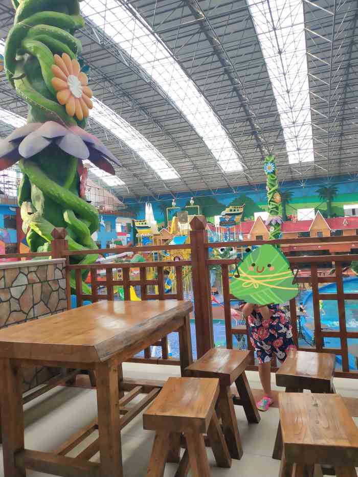 沈阳龙润夏宫温泉水乐园-"位置比较便宜,从铁西走高速过来,到高花下.