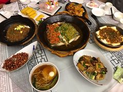 -阿瓦山寨·湘菜现炒·剁椒鱼头王(咸阳总店)