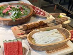 -左庭右院鲜牛肉火锅(金山万达店)