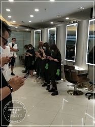 点击看大图 -八佰伴8008星级形象店