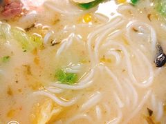 -八月美食小馆(银泰城总店)