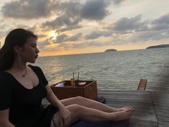 -Sunset Bar(丹绒亚路香格里拉店)
