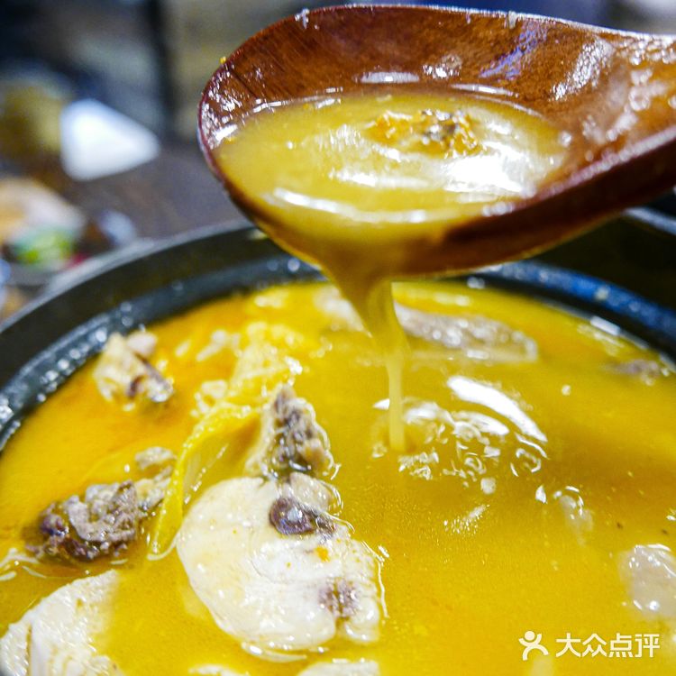 广州天河 | 也能吃上瀑布般的蟹黄捞面啦~