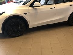 -TESLA 特斯拉(上海太古汇体验店)