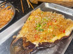 -何妹湿辣牛肉·粤式烧烤砂煲(桂雅路店)