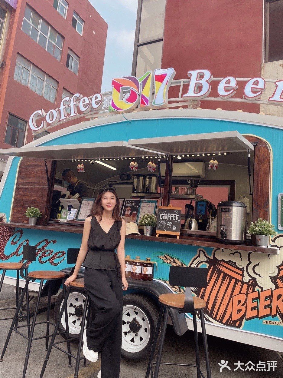 济南首家｜巴士移动饮品车🚌也太好拍了叭 ❗️