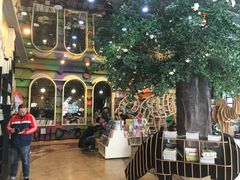 -钟书阁(松江泰晤士小镇店)