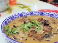 小鸡炖蘑菇-哈尔滨饺子王·东北菜(鱼鳞浃路店)