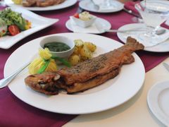 烤鳟鱼-Seerestaurant Im Weissen Rössl