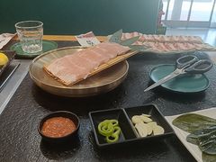 -臻牛烤肉
