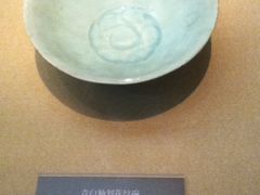疁城印记_青白釉划花纹碗-嘉定博物馆
