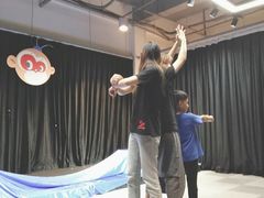 -猴有戏教育戏剧·音乐剧·主持口才·演讲朗诵辩论(环球港华师大校区)