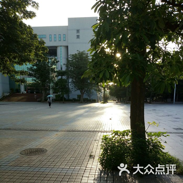 岭南师范学院昌明苑图片