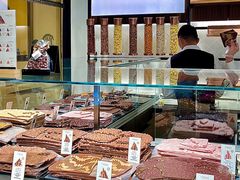 -Laderach 莱德拉(上海环贸iapm店)