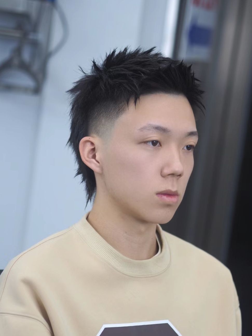 男士个性发型前刺狼尾