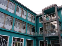 -百里峡七彩艺术小镇