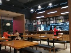 大堂-筱树洞烧烤餐厅(大中路步行街店)