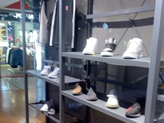 -云柏鞋业(十里堡店)