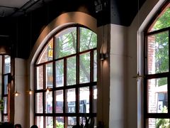 靠窗位-VESH COFFEE(定西路店)