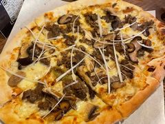 烤牛肉披萨-I HOLIC艾豪丽披萨(KKone店)