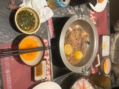 -牛YO寿喜烧·铁板烧和牛火锅自助(市府恒隆店)