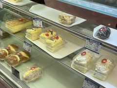 -白玉兰食品甜凤店(合生汇店)