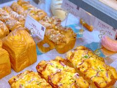 -顶东面包花园·生日蛋糕(世博店)