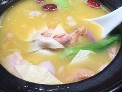 焖罐湛江鸡-将相和·海鲜蒸饺大连菜