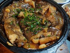 石锅碟鱼头-蘇河湾·新鲁菜·泰山宴(泰山店)