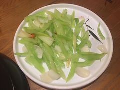 西芹炒百合-吴越荣记·苏州菜·松鼠桂鱼(斜塘老街店)