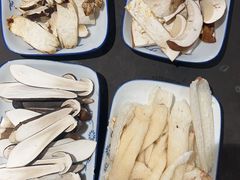 -菌之家·专业纯野生菌火锅·特色炒菌