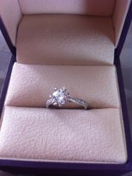 -威德钻石-克拉钻大本营(南京东路店)