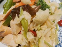 -老渔翁炖鱼坊(黄海西路东山店)