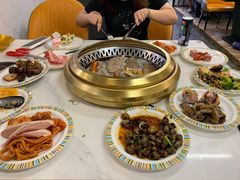 -布罗城堡自助烧烤(鸿通城购物中心店)
