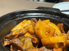 地三鲜烧牛腩-有璟阁港式餐厅(国贸商城店)