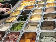 -愉肴麻辣香锅(中山路店)