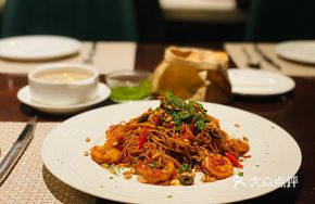 Spaghetti with Shrimp and Chili