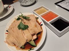 招牌海南鸡四分之一-芽笼芽笼新加坡餐厅(环球港店)
