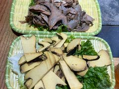 -有一锅·野生菌黑山羊腊排骨火锅(古城北门店)