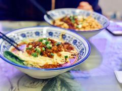 -渝之汇牛肉豌杂面