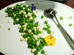 大珠小珠落玉盘-映水芙蓉(长宁来福士店)